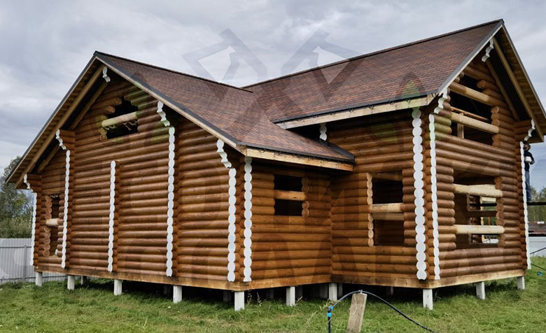 Дом с сауной  из оцилиндрованного бревна 13,5 м x 12,5